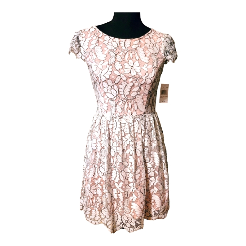 NWT Lace Dress by r(wish)4u - Size 3